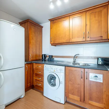 Beautiful 2 Bed Pacos شقة فوينخيرولا