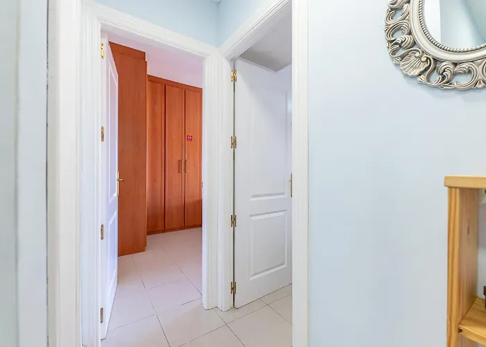 Апартаменти Beautiful 2 Bed Pacos