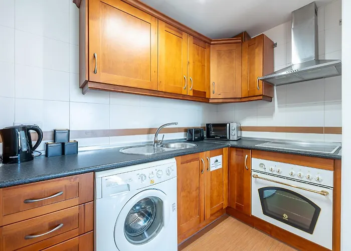 Beautiful 2 Bed Pacos Апартаменти Фуенхірола